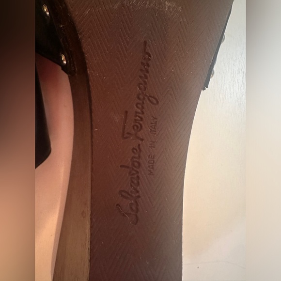 Ferragamo Black Leather Mules Sandals w/Stylish Wooden Sole - Picture 8 of 8